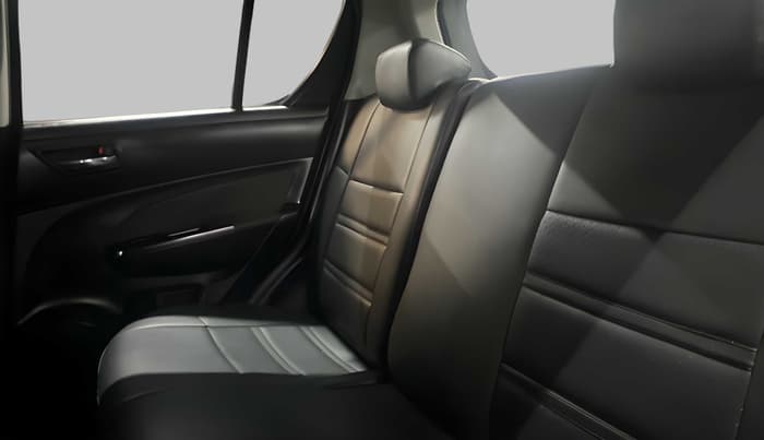 2015 Maruti Swift VXI, Petrol, Manual, 66,187 km, Right Side Rear Door Cabin