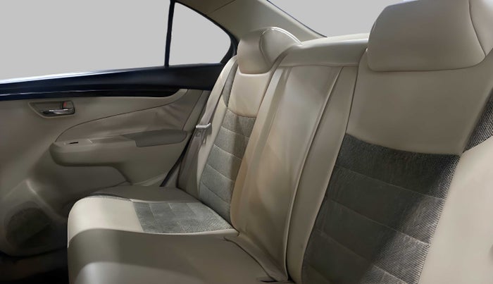 2015 Maruti Ciaz VDI+ SHVS, Diesel, Manual, 74,037 km, Right Side Rear Door Cabin