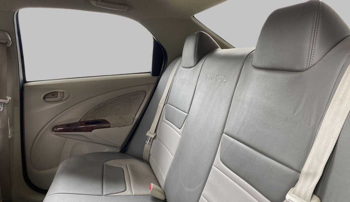 2013 Toyota Etios V, Petrol, Manual, 25,732 km, Right Side Rear Door Cabin