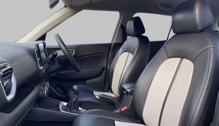 2020 Hyundai VENUE S+ 1.2, Petrol, Manual, 39,259 km, Right Side Front Door Cabin