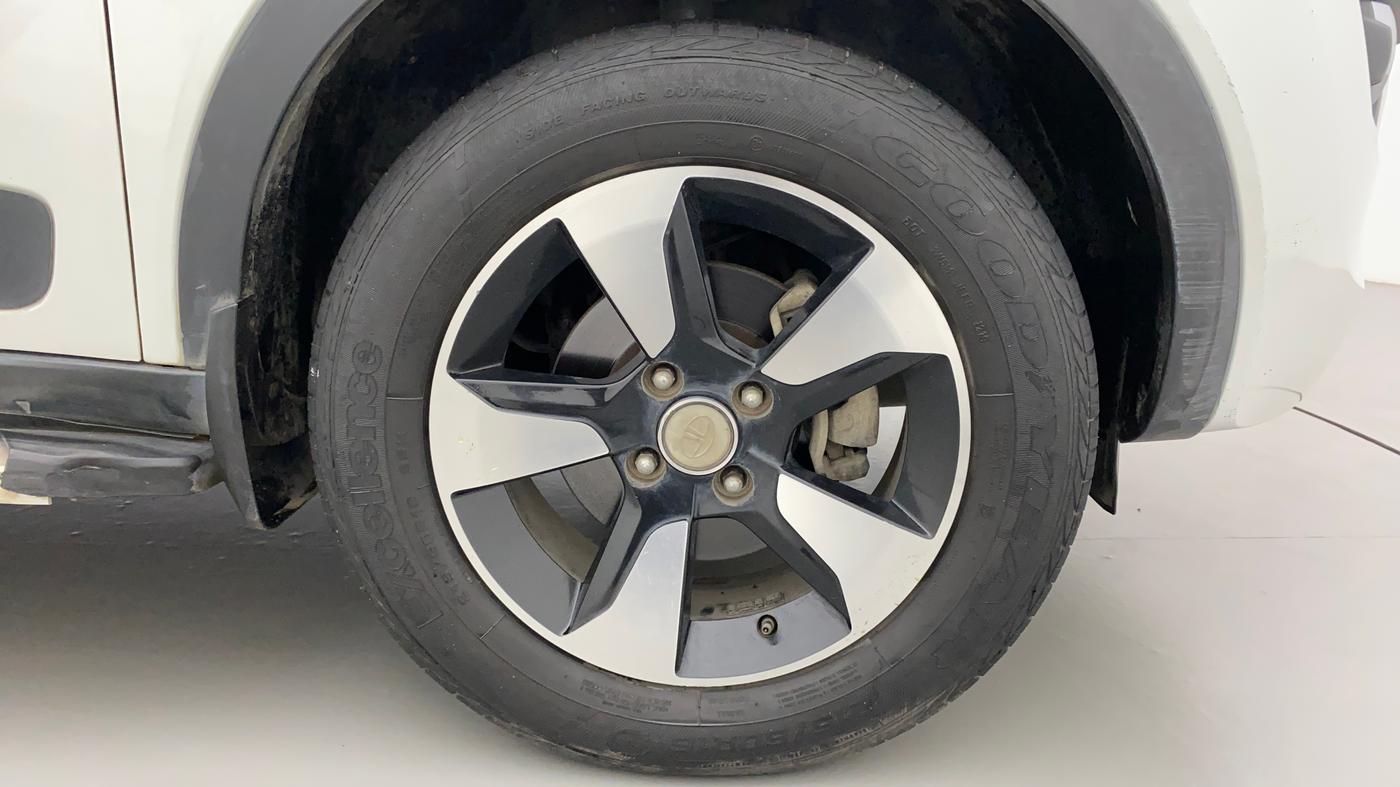 2019 Tata NEXON XZA PLUS PETROL DUAL TONE, Petrol, Automatic, 57,761 km, Right Front Wheel