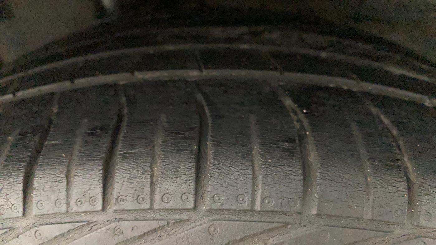 2019 Tata NEXON XZA PLUS PETROL DUAL TONE, Petrol, Automatic, 57,761 km, Right Rear Tyre Tread