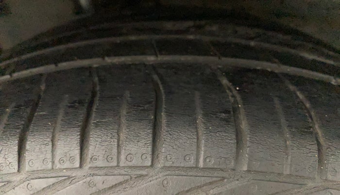 2019 Tata NEXON XZA PLUS PETROL DUAL TONE, Petrol, Automatic, 57,761 km, Right Rear Tyre Tread