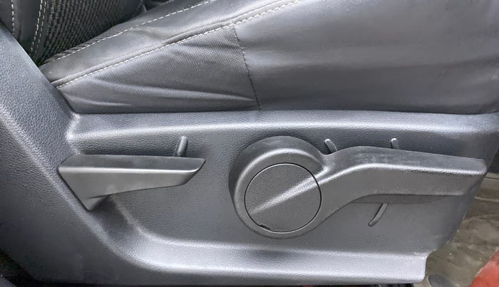 2021 Mahindra Thar LX  P 4WD AT CONVERTIBLE, Petrol, Automatic, 18,106 km, Driver Side Adjustment Panel