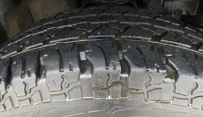 2021 Mahindra Thar LX  P 4WD AT CONVERTIBLE, Petrol, Automatic, 18,106 km, Right Front Tyre Tread