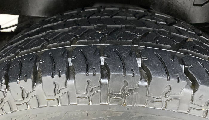 2021 Mahindra Thar LX  P 4WD AT CONVERTIBLE, Petrol, Automatic, 18,106 km, Right Rear Tyre Tread