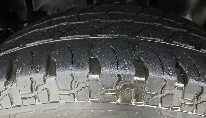 2021 Mahindra Thar LX  P 4WD AT CONVERTIBLE, Petrol, Automatic, 18,106 km, Left Front Tyre Tread