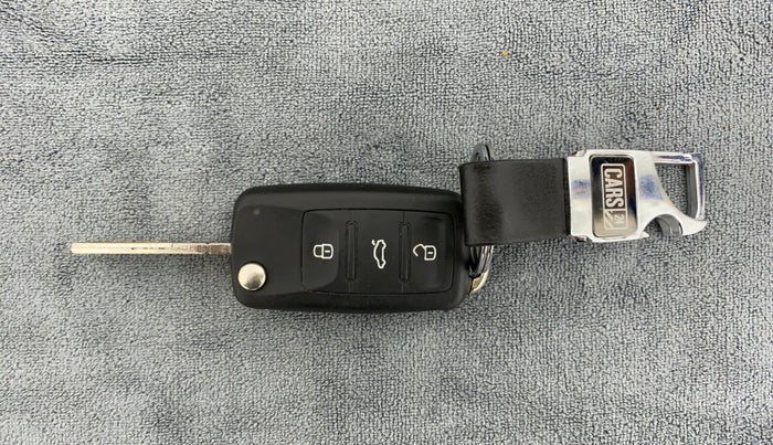 2013 Volkswagen Vento HIGHLINE PETROL AT, Petrol, Automatic, 70,819 km, Key Close Up