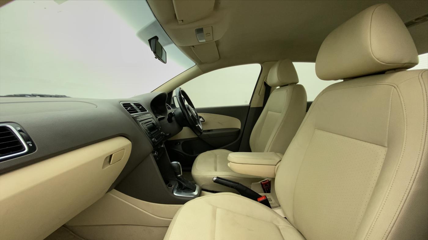 2013 Volkswagen Vento HIGHLINE PETROL AT, Petrol, Automatic, 70,819 km, Right Side Front Door Cabin