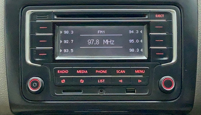 2013 Volkswagen Vento HIGHLINE PETROL AT, Petrol, Automatic, 70,819 km, Infotainment System