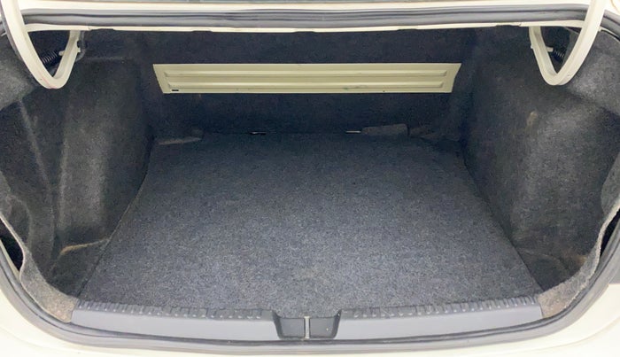 2013 Volkswagen Vento HIGHLINE PETROL AT, Petrol, Automatic, 70,819 km, Boot Inside