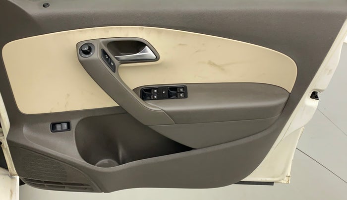 2013 Volkswagen Vento HIGHLINE PETROL AT, Petrol, Automatic, 70,819 km, Driver Side Door Panels Control