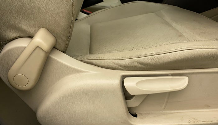 2013 Volkswagen Vento HIGHLINE PETROL AT, Petrol, Automatic, 70,819 km, Driver Side Adjustment Panel