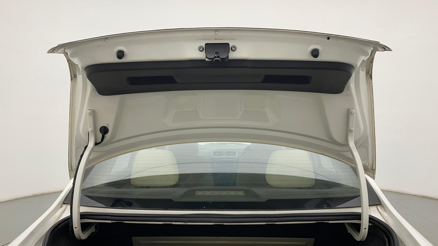 2013 Volkswagen Vento HIGHLINE PETROL AT, Petrol, Automatic, 70,819 km, Boot Door Open