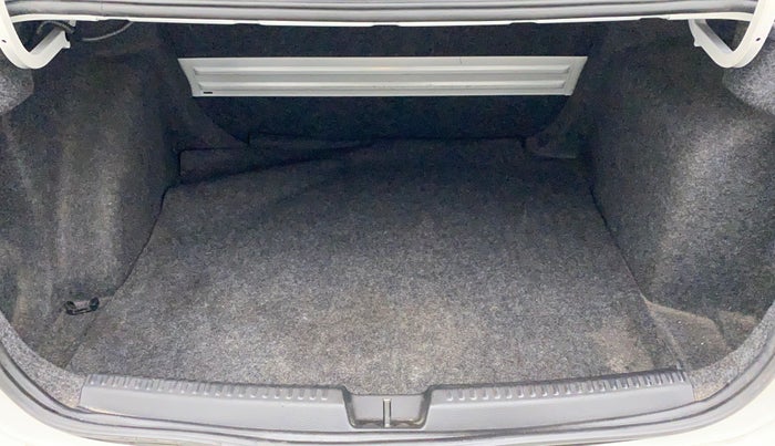 2017 Volkswagen Vento ALL STAR 1.6 MPI, Petrol, Manual, 62,666 km, Boot Inside