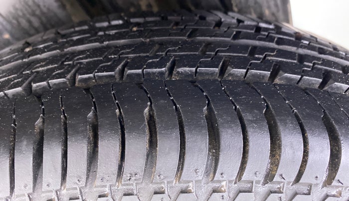 2012 Maruti Swift VXI, Petrol, Manual, 24,119 km, Left Rear Tyre Tread