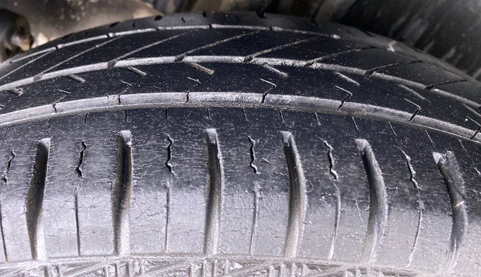 2012 Maruti Swift VXI, Petrol, Manual, 24,119 km, Right Rear Tyre Tread