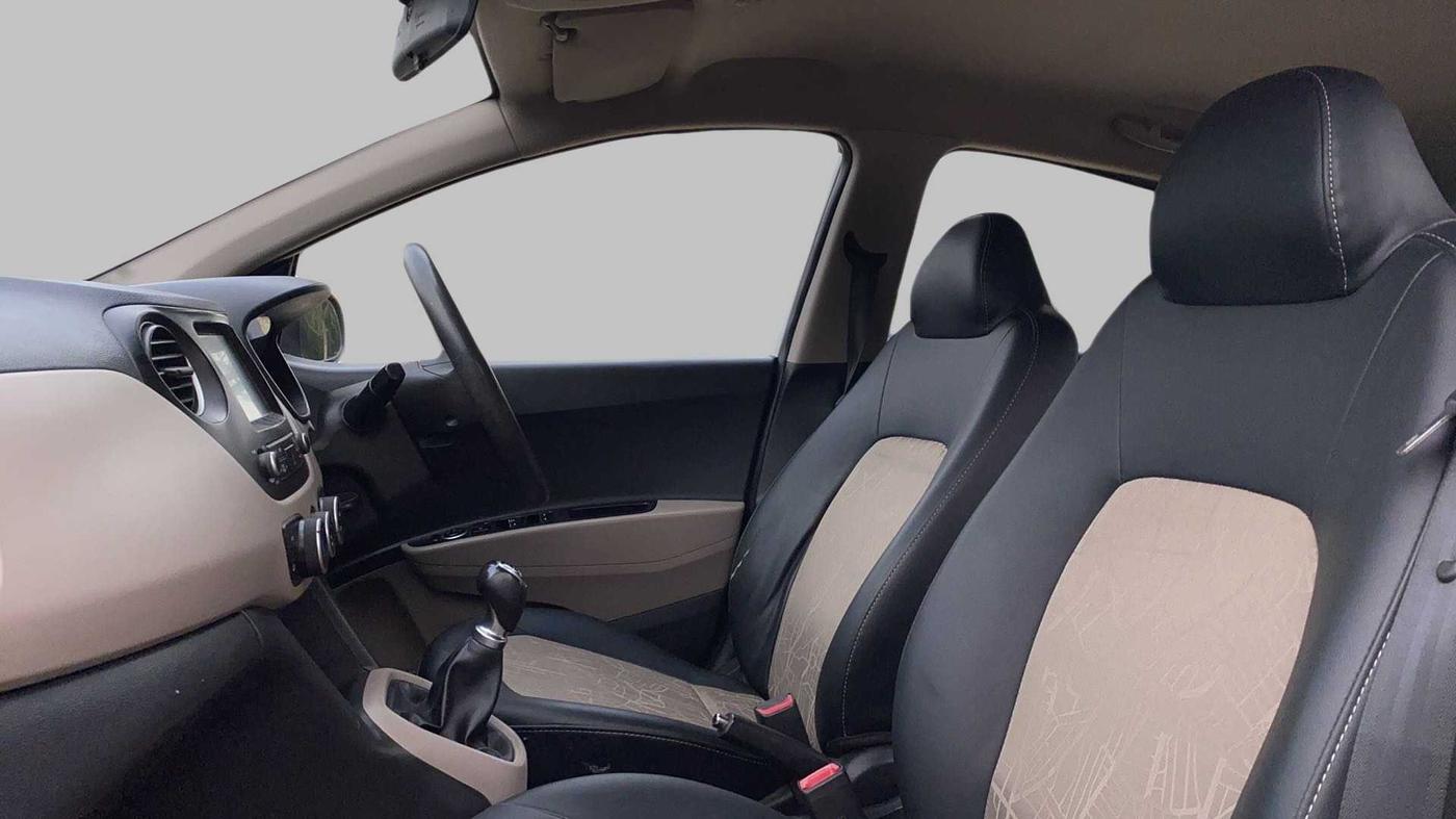 2018 Hyundai Grand i10 SPORTZ 1.2 KAPPA VTVT, Petrol, Manual, 73,914 km, Right Side Front Door Cabin