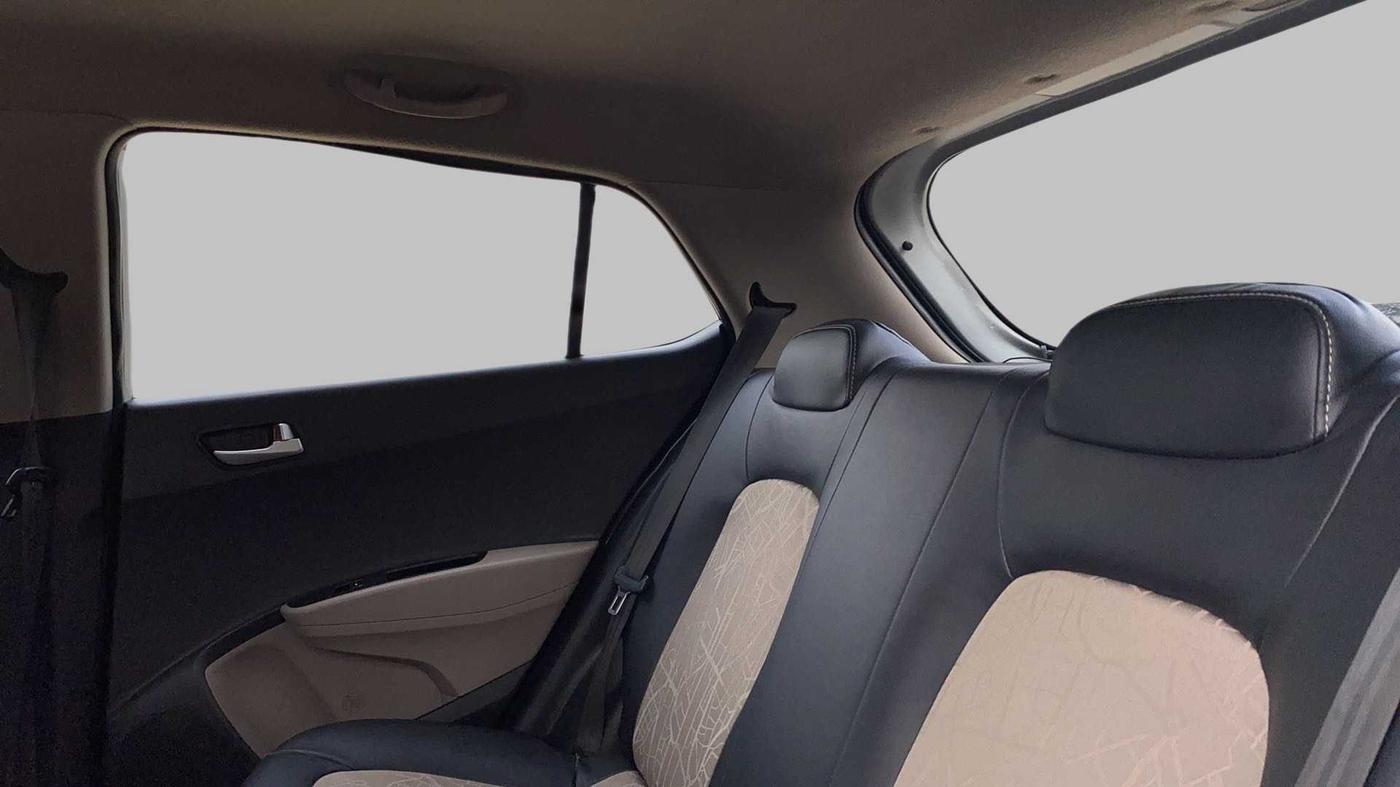 2018 Hyundai Grand i10 SPORTZ 1.2 KAPPA VTVT, Petrol, Manual, 73,914 km, Right Side Rear Door Cabin