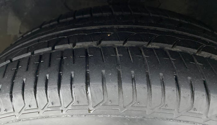 2020 Toyota Glanza V CVT, Petrol, Automatic, 28,068 km, Left Front Tyre Tread