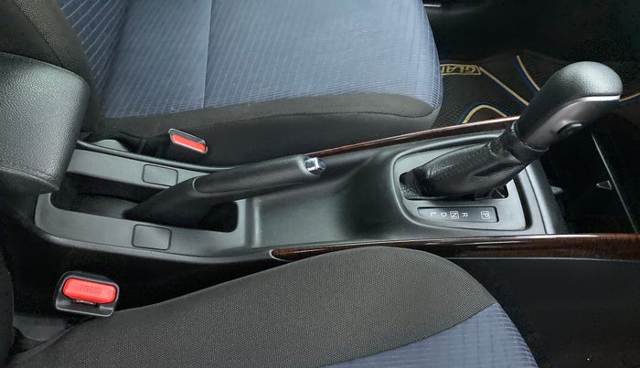 2020 Toyota Glanza V CVT, Petrol, Automatic, 28,068 km, Gear Lever