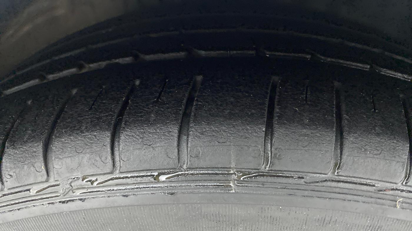 2019 Volkswagen Ameo HIGHLINE PLUS DSG 1.5, Diesel, Automatic, 34,817 km, Right Front Tyre Tread