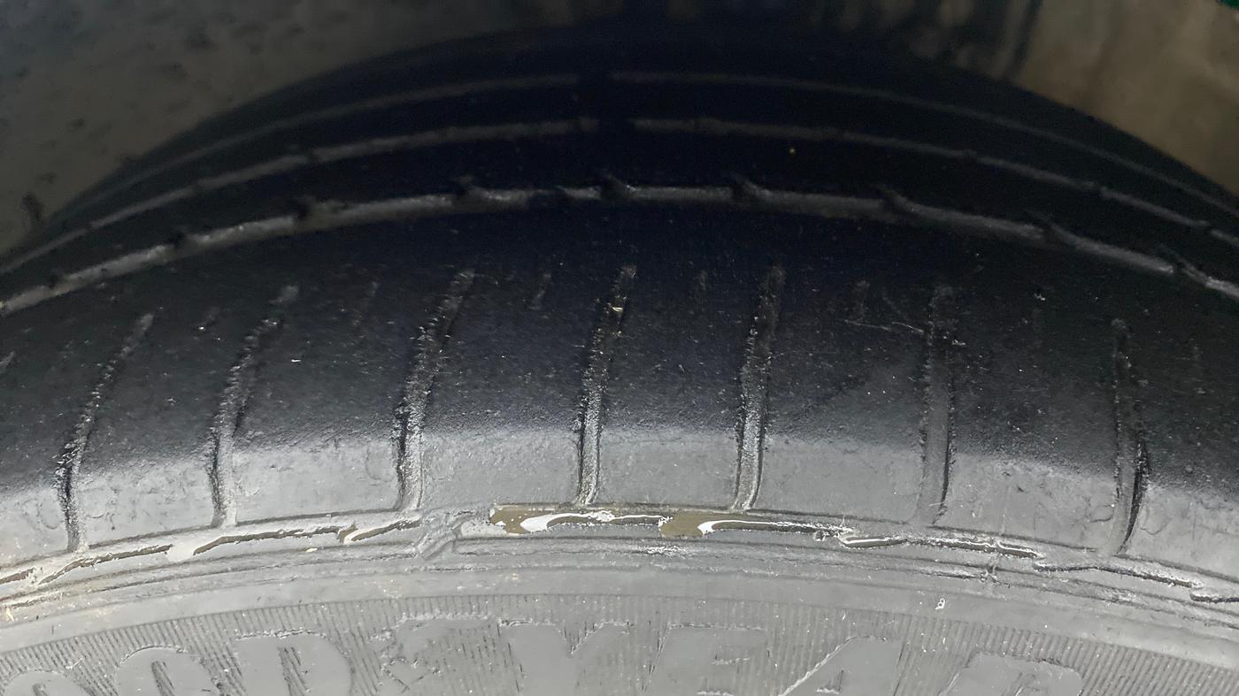 2019 Volkswagen Ameo HIGHLINE PLUS DSG 1.5, Diesel, Automatic, 34,817 km, Left Front Tyre Tread