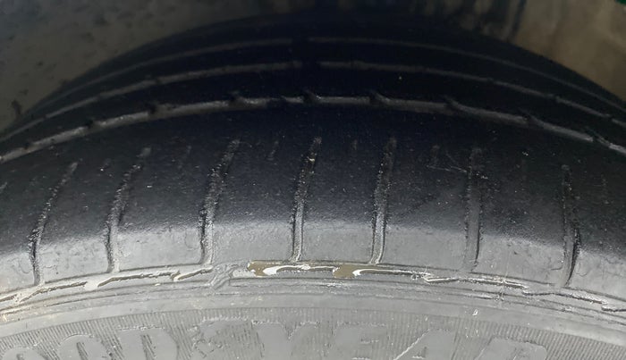 2019 Volkswagen Ameo HIGHLINE PLUS DSG 1.5, Diesel, Automatic, 34,817 km, Left Front Tyre Tread