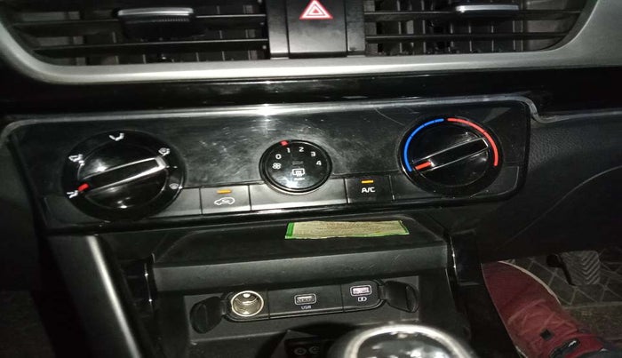 2020 KIA SELTOS HTK PLUS 1.5 DIESEL, Diesel, Manual, 84,335 km, AC Unit - Rear vent has minor damage