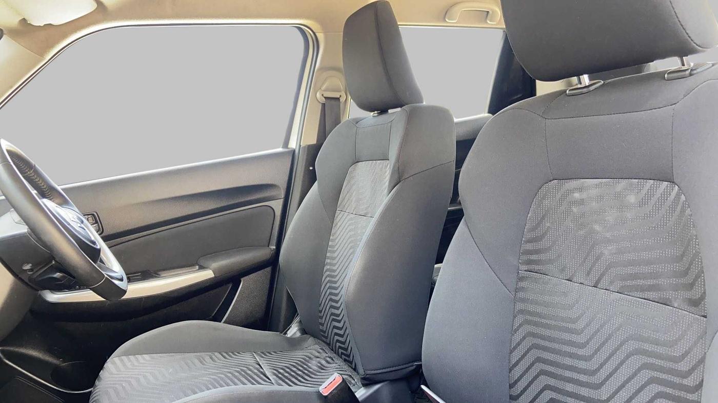 2018 Maruti Swift ZXI AMT, Petrol, Automatic, 63,025 km, Right Side Front Door Cabin