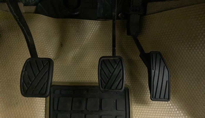 2021 Maruti Ertiga ZXI+ SHVS, Petrol, Manual, 77,429 km, Pedals