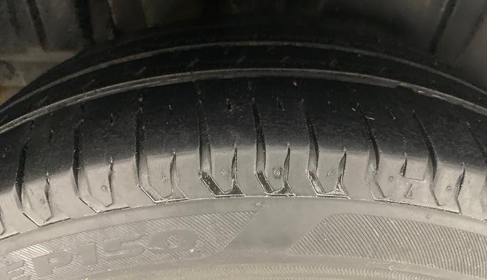 2021 Maruti Ertiga ZXI+ SHVS, Petrol, Manual, 77,429 km, Right Rear Tyre Tread