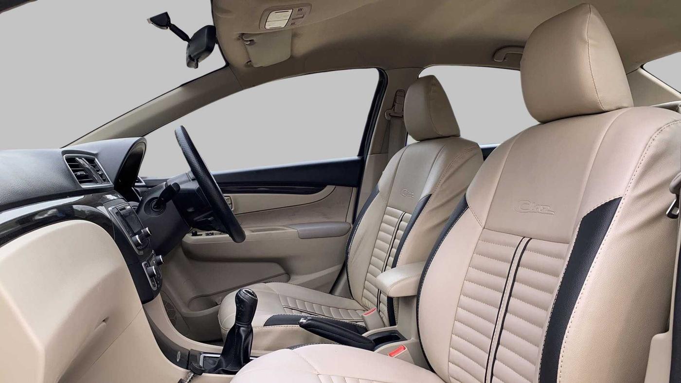 2017 Maruti Ciaz DELTA DIESEL 1.3, Diesel, Manual, 70,280 km, Right Side Front Door Cabin