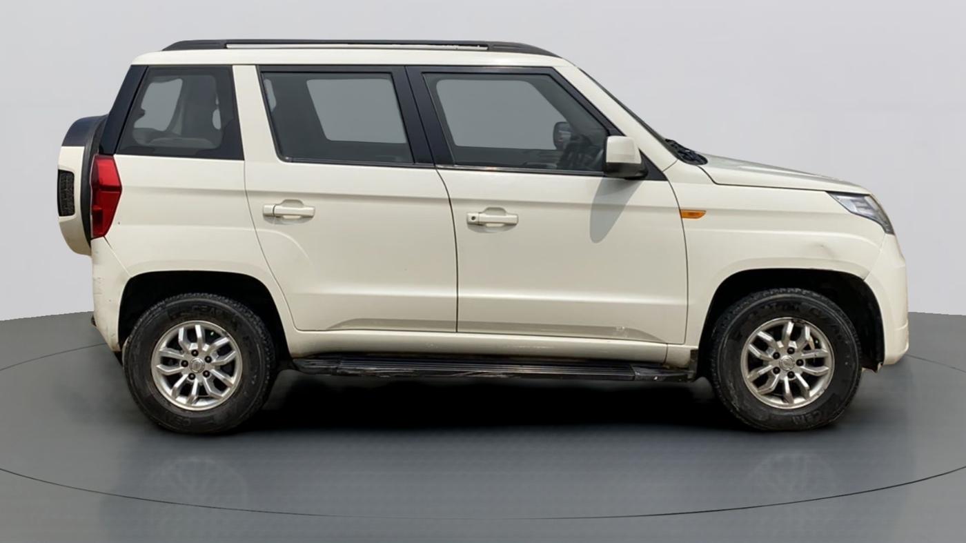2016 Mahindra TUV300 T8, Diesel, Manual, 59,574 km, Right Side View