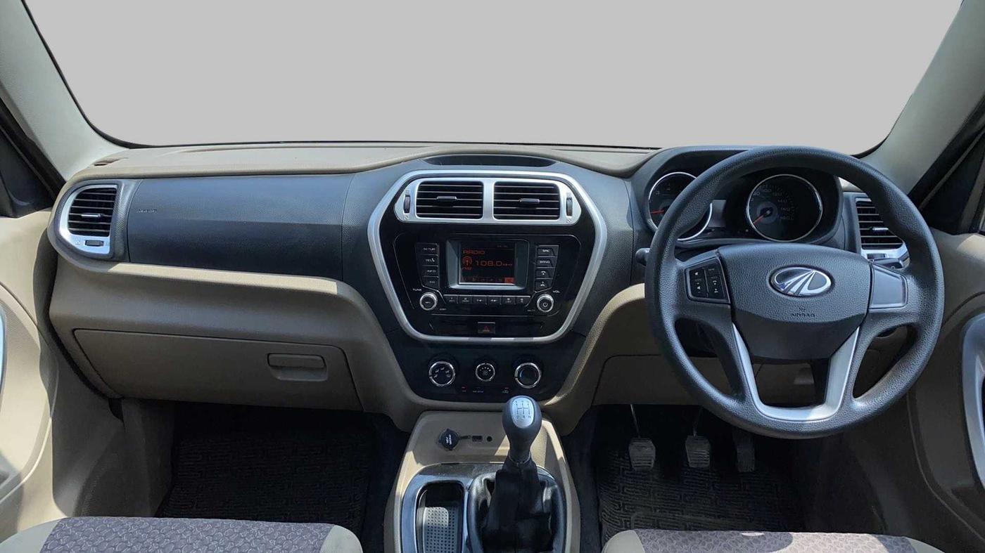 2016 Mahindra TUV300 T8, Diesel, Manual, 59,574 km, Dashboard