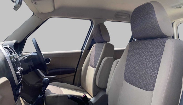 2016 Mahindra TUV300 T8, Diesel, Manual, 59,574 km, Right Side Front Door Cabin