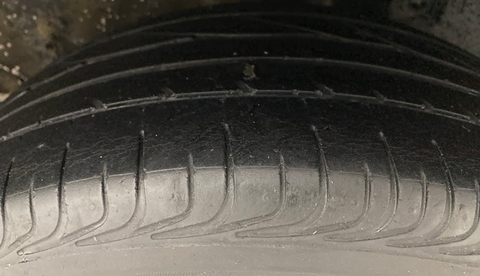 2016 Toyota Etios VX, Petrol, Manual, 47,990 km, Left Rear Tyre Tread