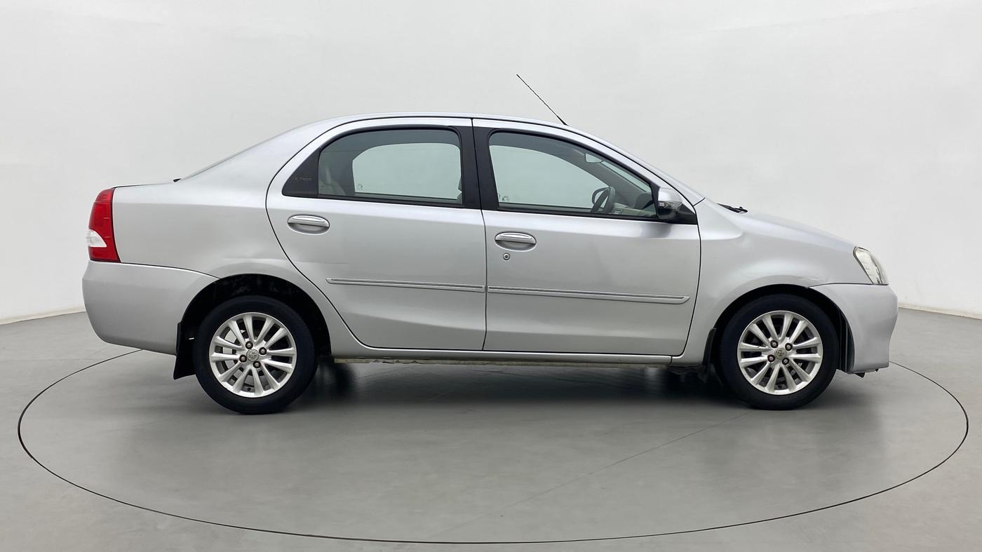 2016 Toyota Etios VX, Petrol, Manual, 47,990 km, Right Side View
