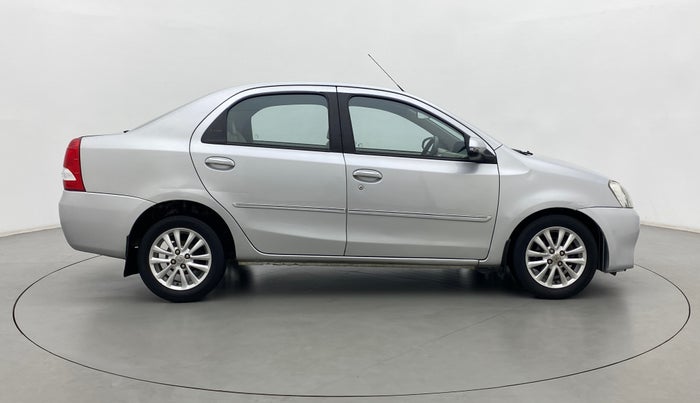 2016 Toyota Etios VX, Petrol, Manual, 47,990 km, Right Side View