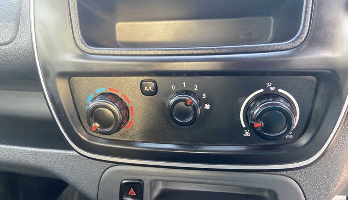 2016 Renault Kwid RXL, Petrol, Manual, 26,416 km, AC Unit - Directional switch has minor damage