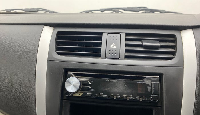2017 Maruti Celerio VXI AMT (O), Petrol, Automatic, 97,445 km, AC Unit - Front vent has minor damage