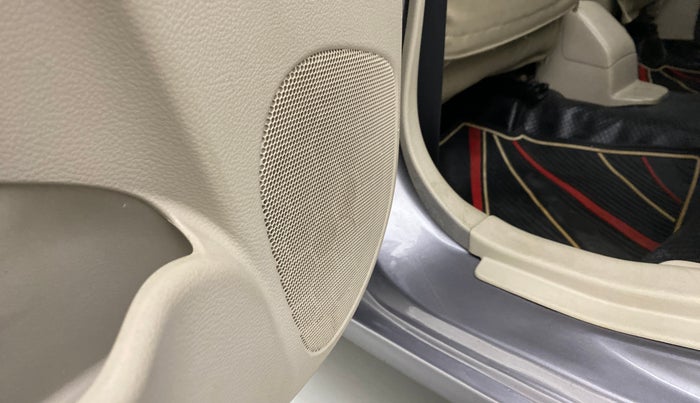 2017 Maruti Celerio VXI AMT (O), Petrol, Automatic, 97,445 km, Infotainment system - Rear speakers missing / not working