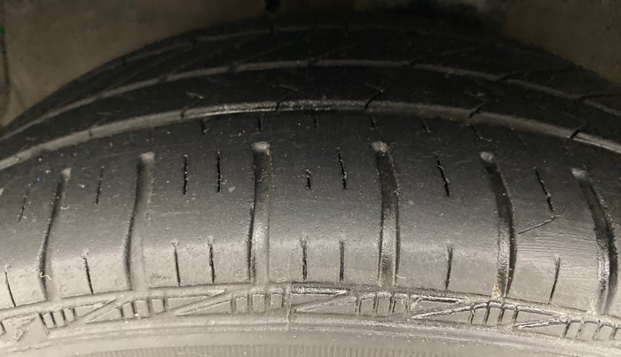 2017 Maruti Celerio VXI AMT (O), Petrol, Automatic, 97,445 km, Left Front Tyre Tread