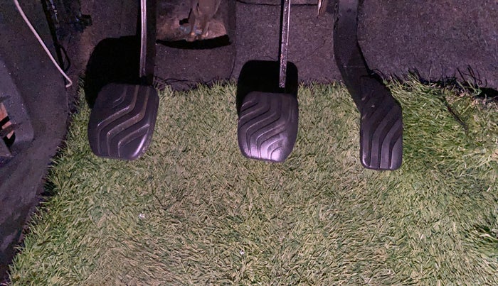 2018 Renault Kwid RXL, Petrol, Manual, 47,496 km, Pedals