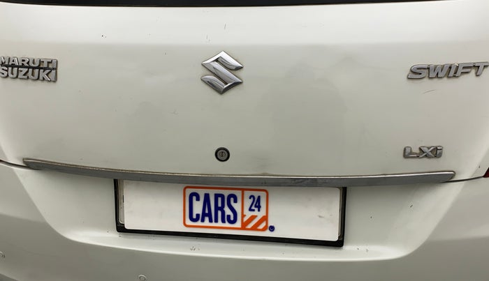 2015 Maruti Swift LXI (O), CNG, Manual, 74,392 km, Dicky (Boot door) - Slightly dented