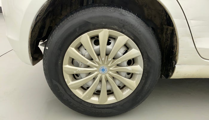 2015 Maruti Swift LXI (O), CNG, Manual, 74,392 km, Right Rear Wheel