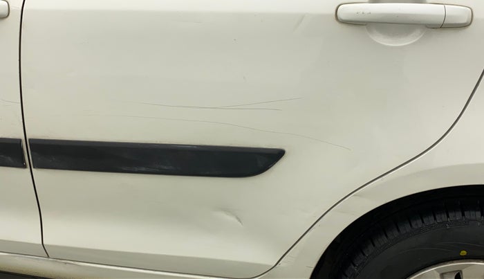 2015 Maruti Swift LXI (O), CNG, Manual, 74,392 km, Rear left door - Slightly dented