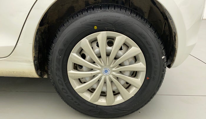 2015 Maruti Swift LXI (O), CNG, Manual, 74,392 km, Left Rear Wheel