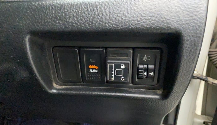 2015 Maruti Swift LXI (O), CNG, Manual, 74,392 km, Dashboard - Headlight height adjustment not working