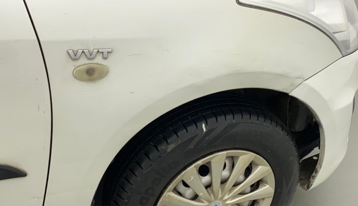 2015 Maruti Swift LXI (O), CNG, Manual, 74,392 km, Right fender - Minor scratches